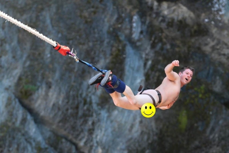 Naked Bungee Jumping in Queenstown, New Zealand [PHOTOS]