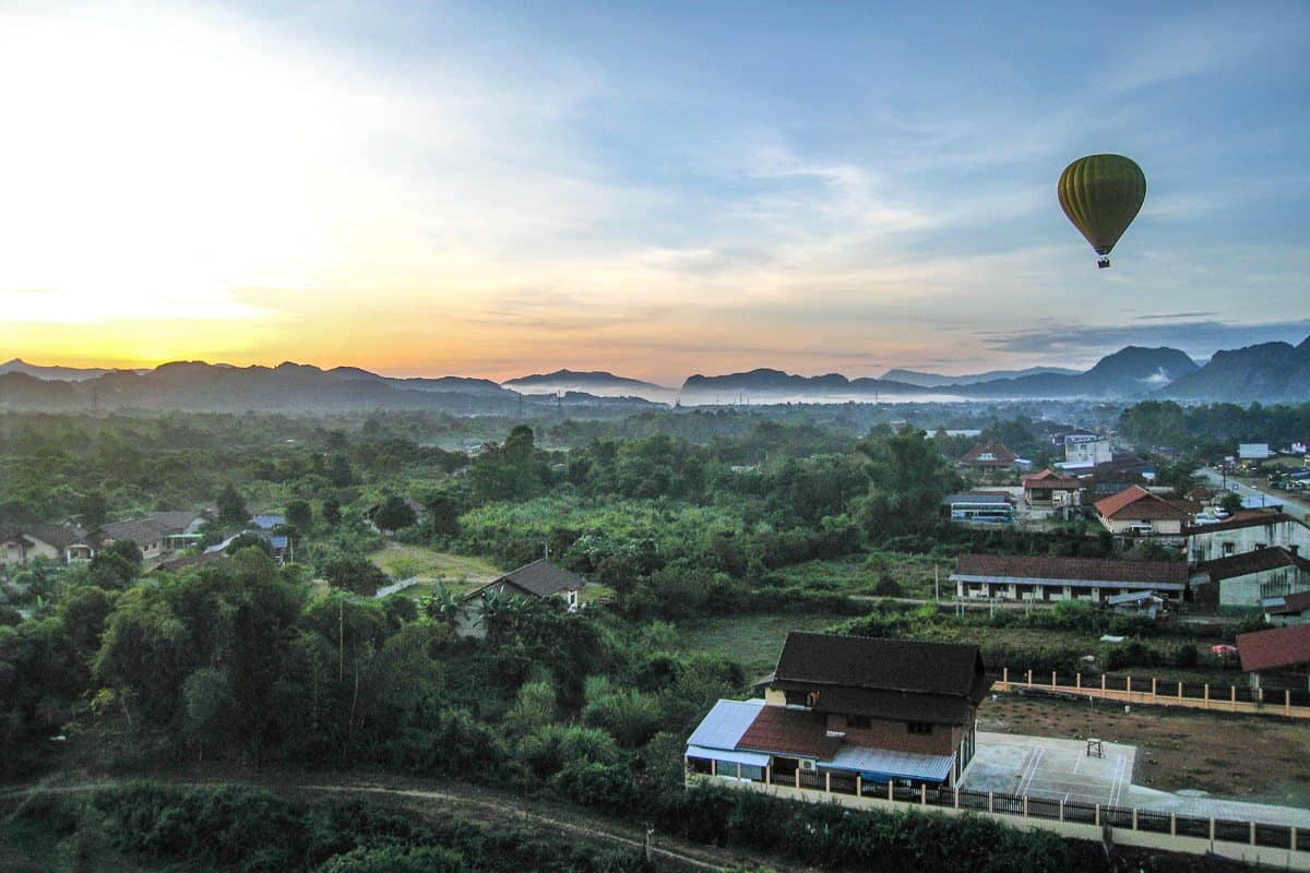 Zwerver Expliciet Terugbetaling Hot Air Ballooning in Vang Vieng, Laos - TravelFreak