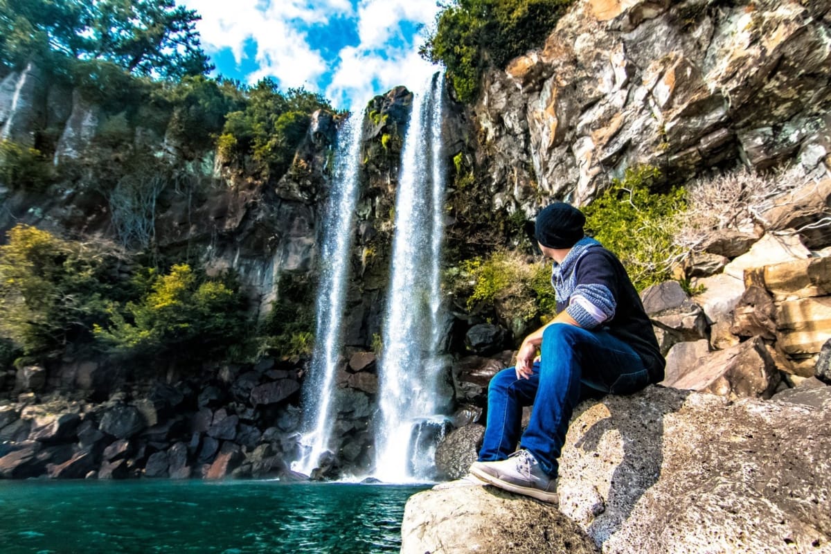 He Saved $34,000 in 10 Months by Working Abroad—Now He Travels the World as a Videographer