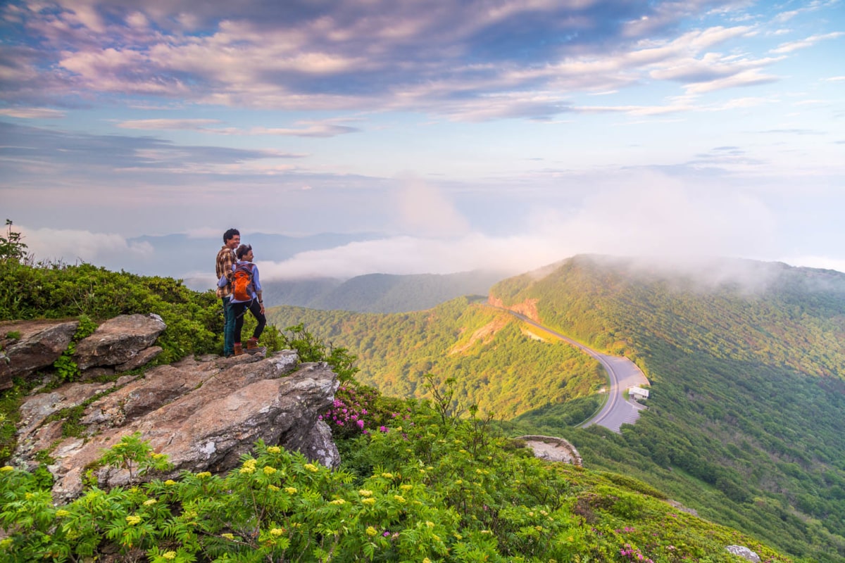 10 of the Best Hikes in Asheville, North Carolina - Craggy GarDens Pinnacle Sunrise 1200x800