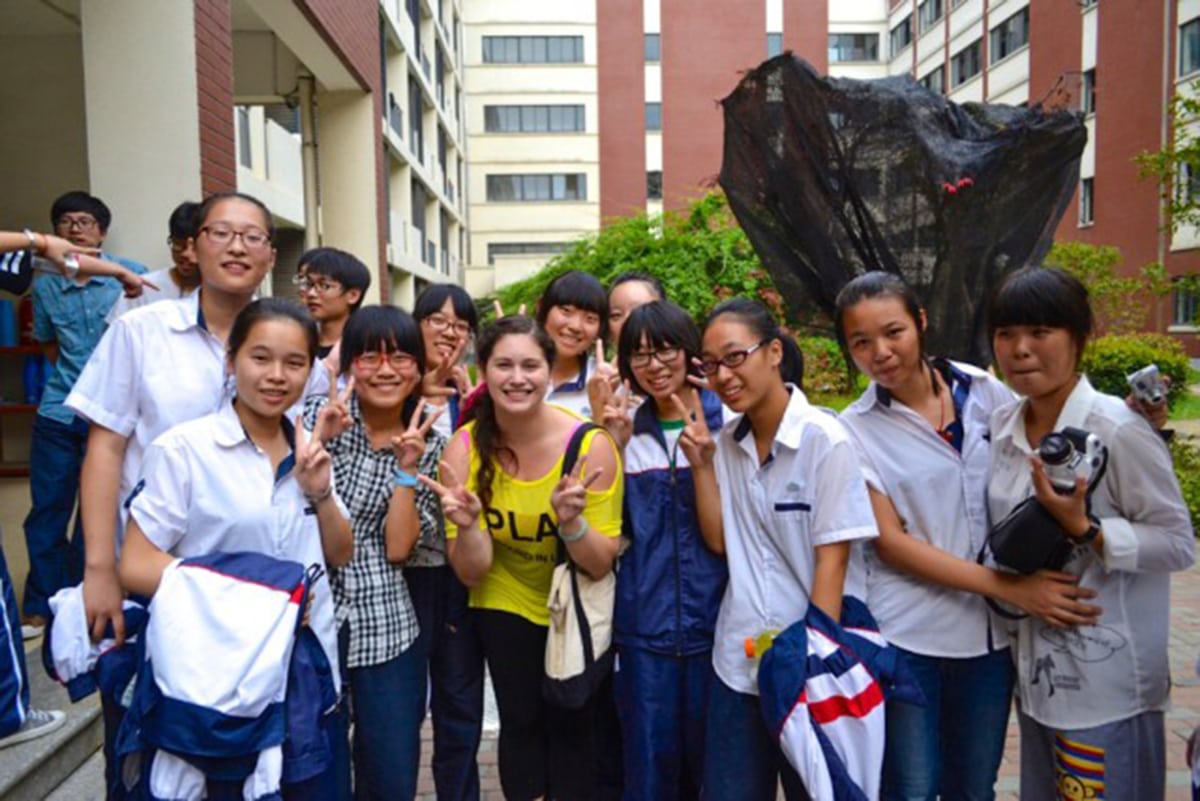 Richelle with her students in Wuxiang