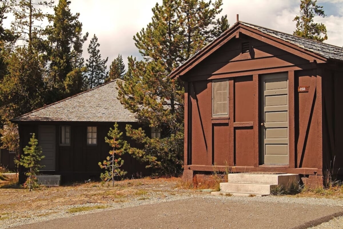 Old Faithful Lodge & Cabins